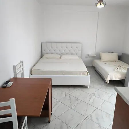 Hotel Besniku *